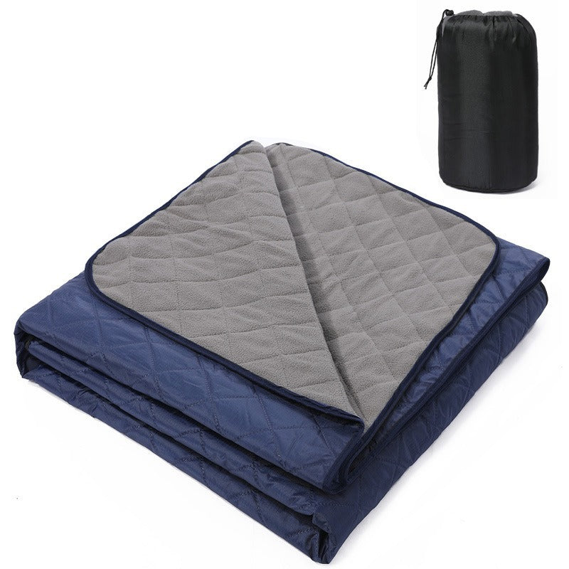 Große leichte kompakte Outdoor-Decke Skanto