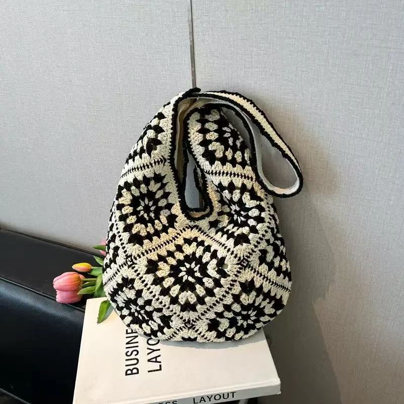 Handgeknüpfte Umhängetaschen mit einzigartigem Blumendesign Skanto