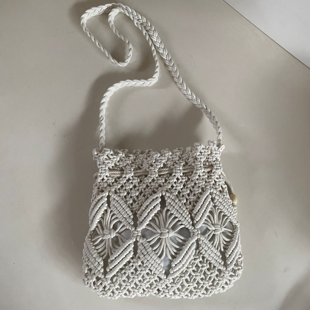 Handgeknüpfte Umhängetasche mit floralen Details Skanto