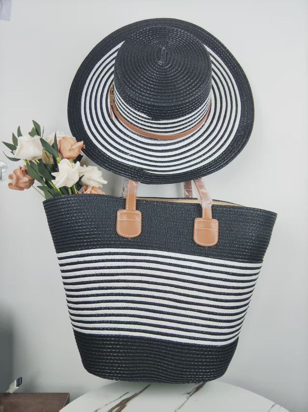 Elegante Strandtasche mit passendem Sonnenhut Skanto