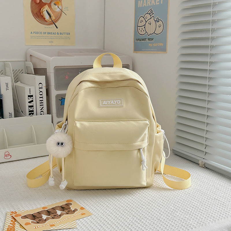 Kompakter Rucksack mit vielen Fächern