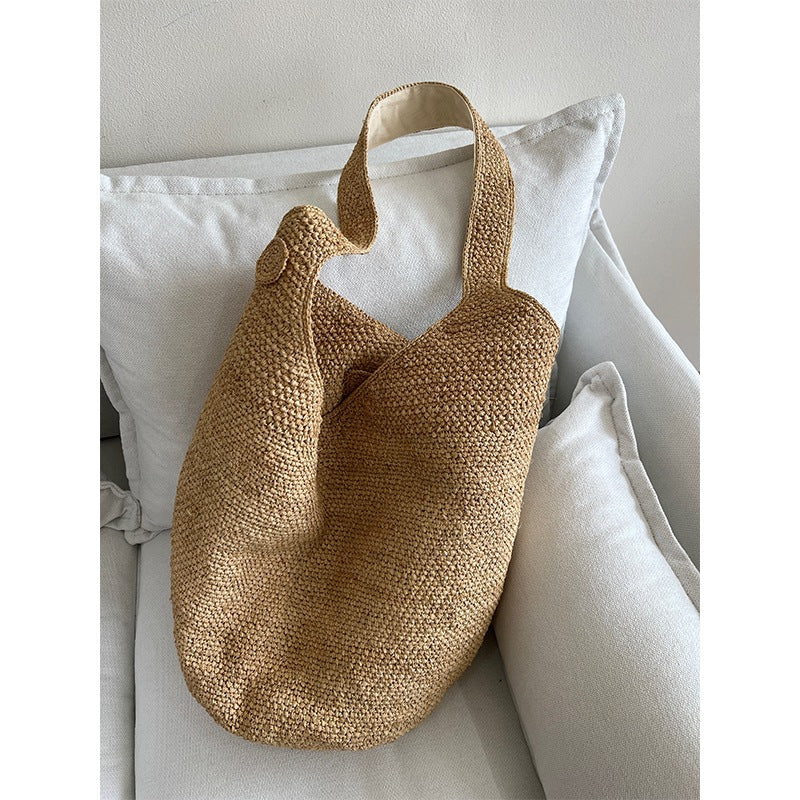 Handgefertigte Strohtasche mit geometrischem Muster Skanto