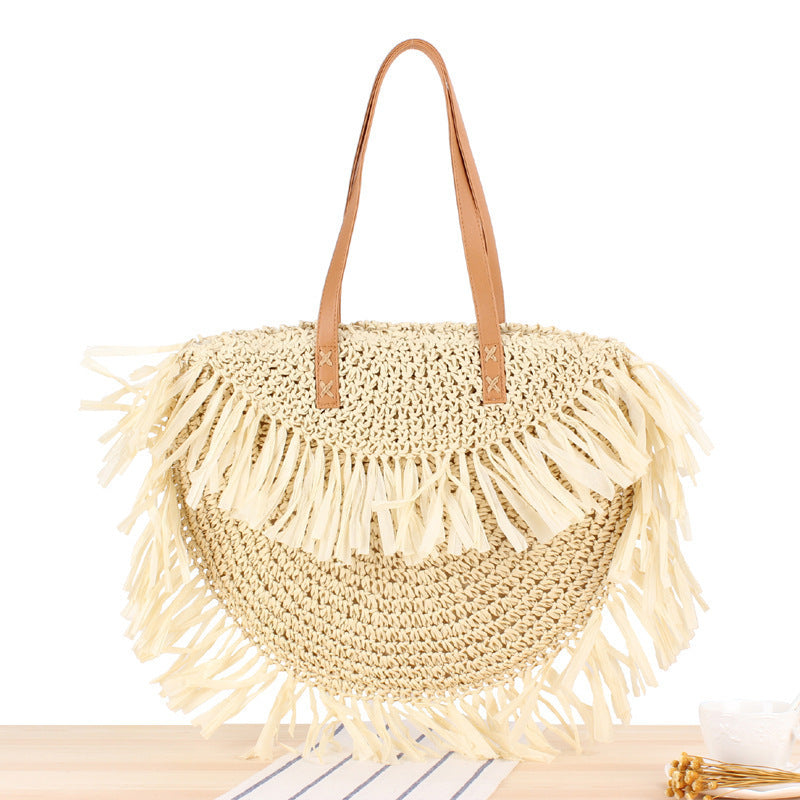 Trendige Strohtasche mit Fransen-Design Skanto