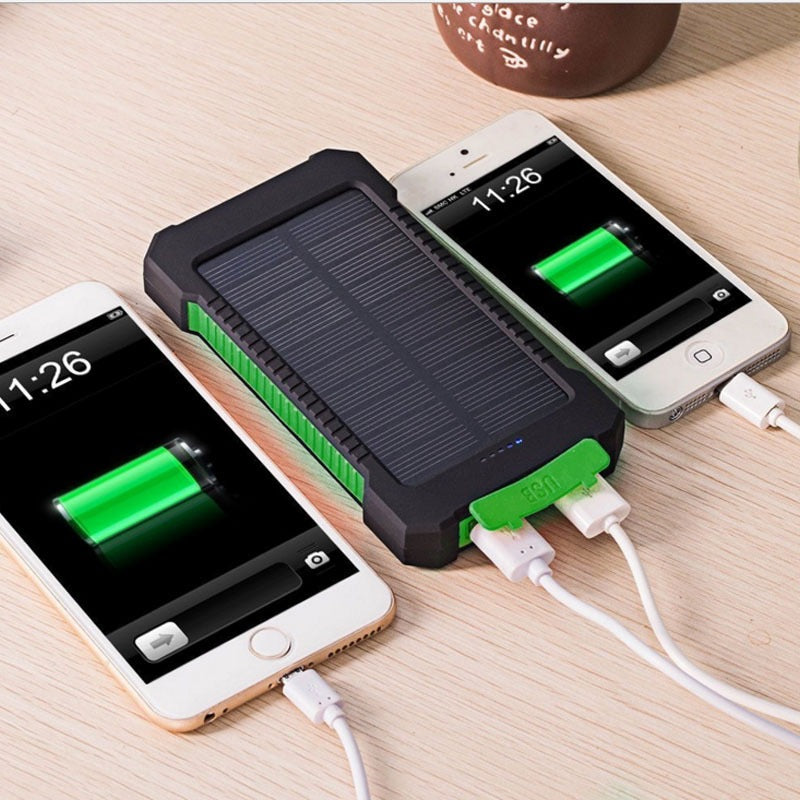 Solarbetriebene Powerbank mit integriertem Kompass und Karabinerhaken Skanto