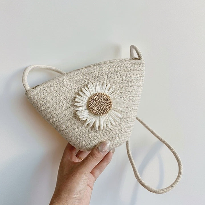 Handgeknüpfte Tasche mit floraler Applikation Skanto