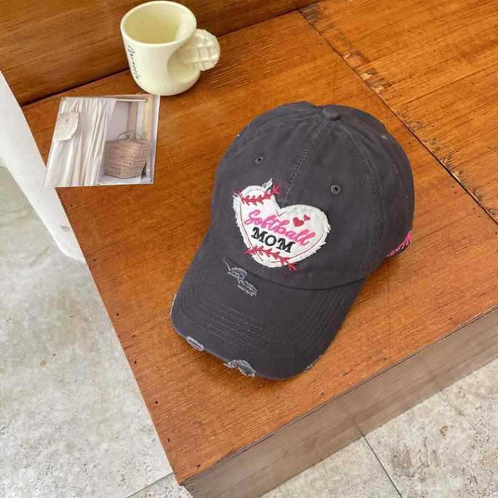 Damen Baseballkappe im Used-Look mit Herzstickerei Skanto