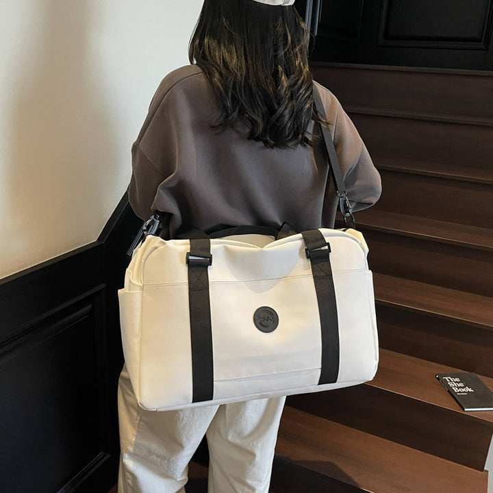 Multifunktionale Reisetasche mit strapazierfähigem Außenmaterial und praktischem Innenraum Skanto