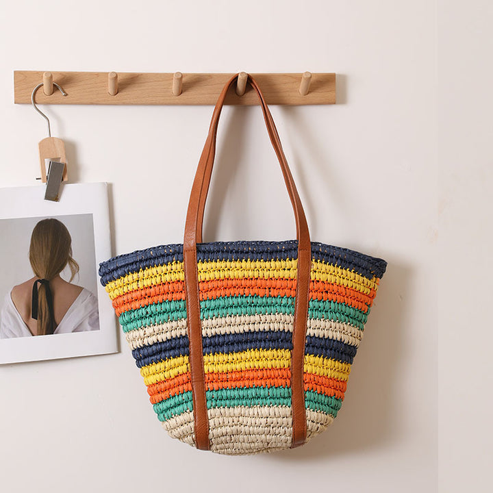 Geflochtene Strohtasche mit robusten Ledergriffen Skanto