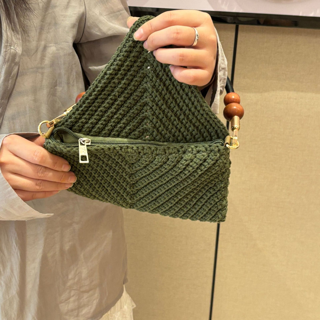 Handtasche mit stilvollen eingesetzten Griffen Skanto
