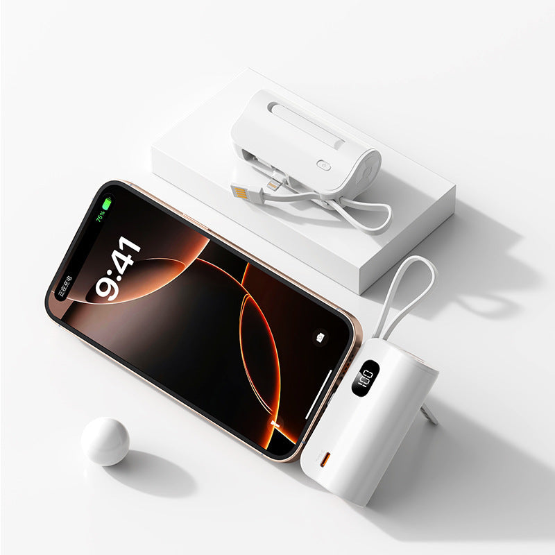 Tragbare Ladegeräte mit USB-C- und Lightning-Anschluss Skanto