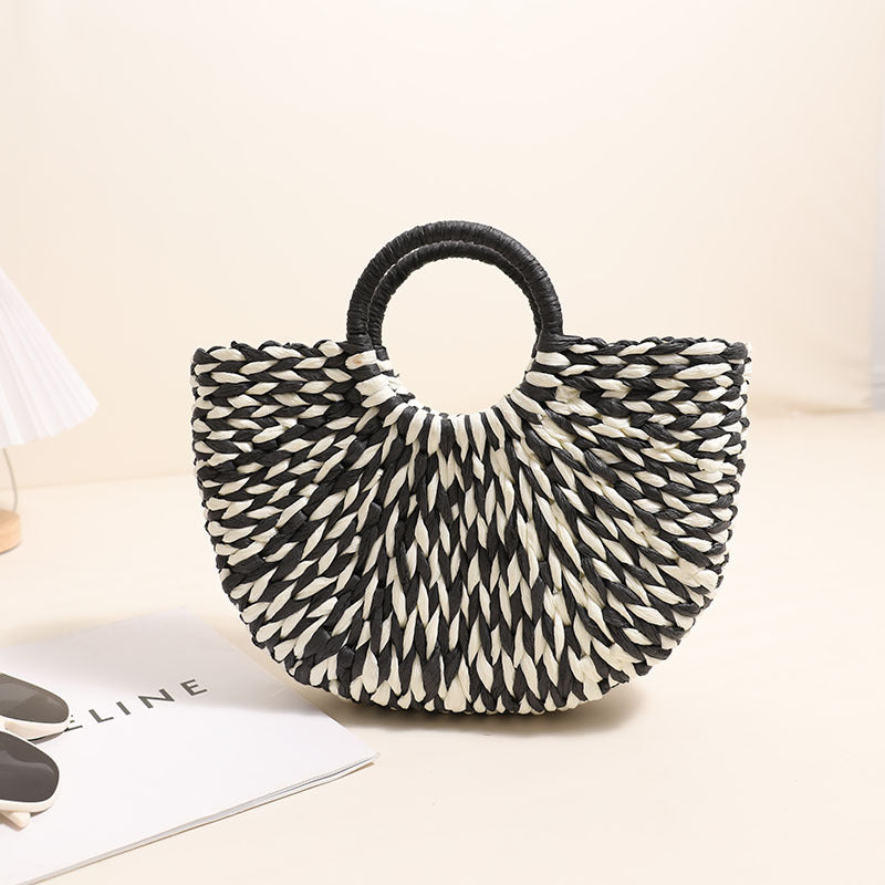 Geflochtene Korbtasche mit einzigartigem Design Skanto