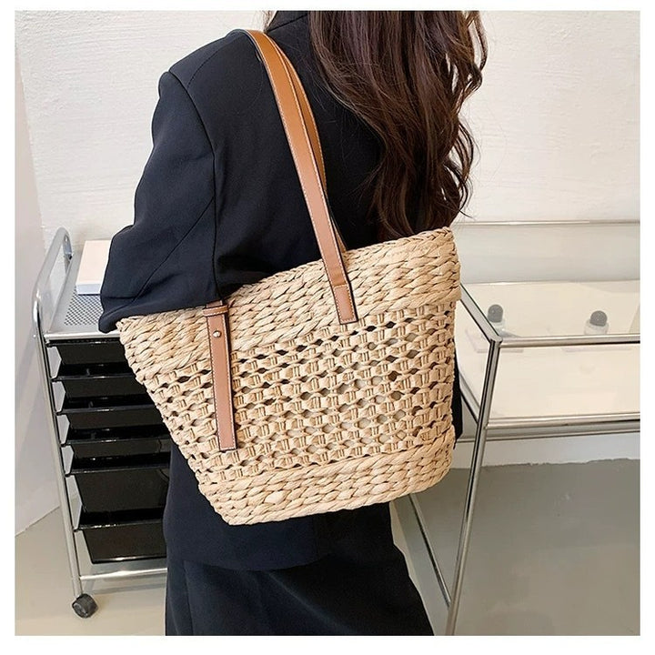 Handgewebte Strandtasche im modernen Design Skanto