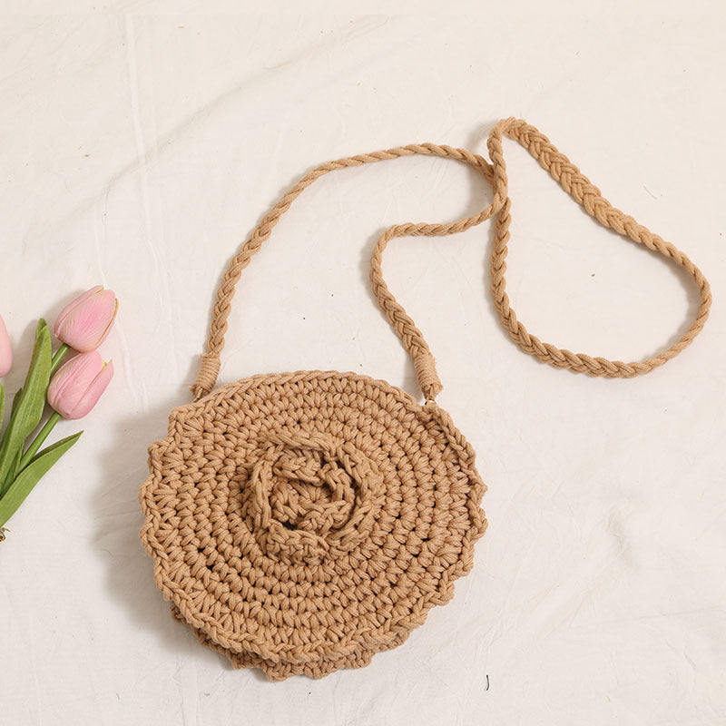 Handgehäkelte Crossover-Tasche mit floralen Details Skanto