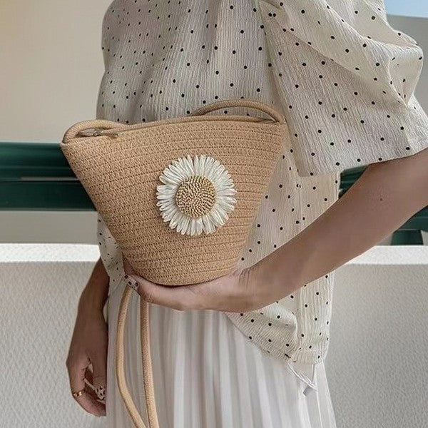 Handgeknüpfte Tasche mit floraler Applikation Skanto