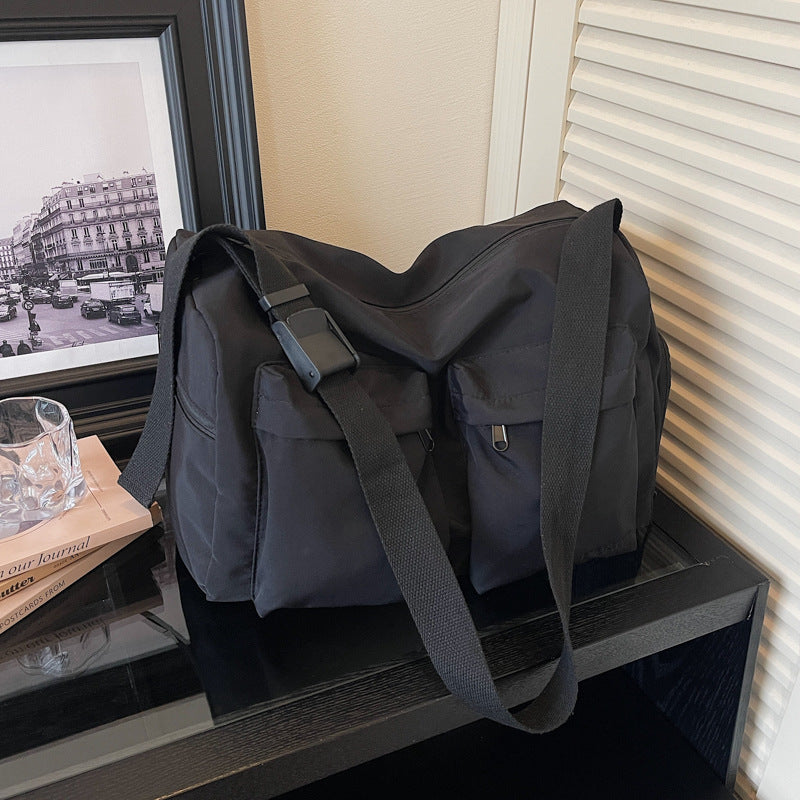 Praktische Outdoor-Reisetasche mit mehreren Fächern Skanto