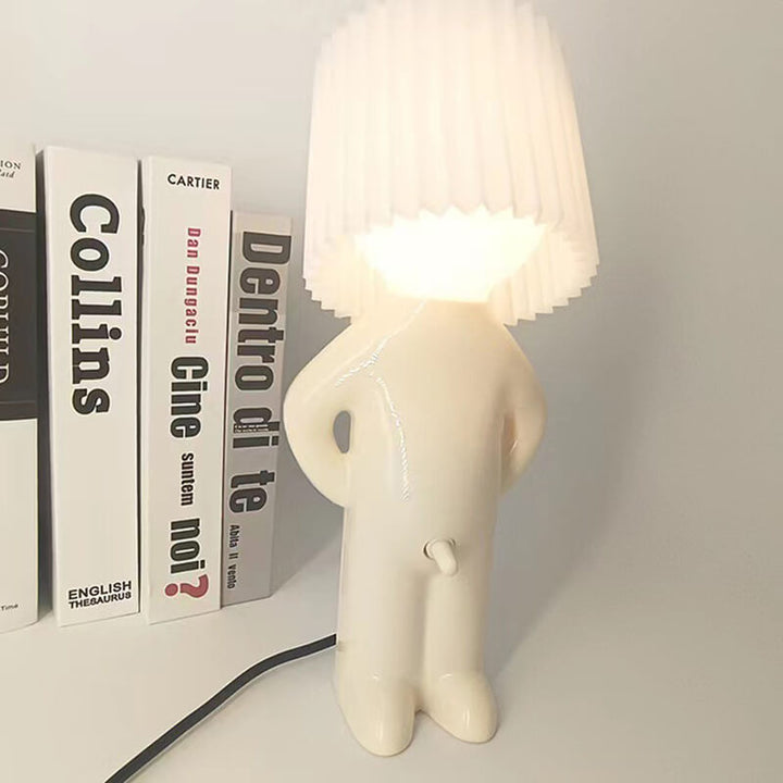Skanto | Weniger unordentliche Jungen-Tischlampe