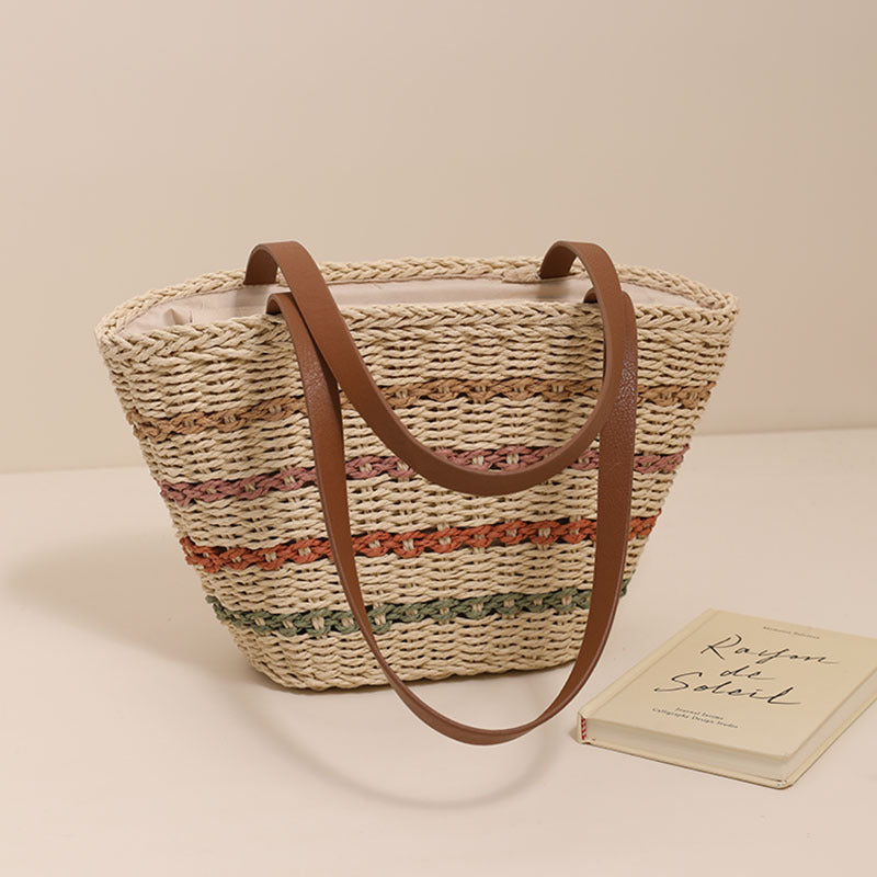 Trendige Strohtasche mit farbigen Details Skanto
