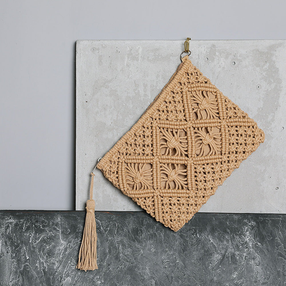 Makramee-Clutch mit Quastendetails Skanto