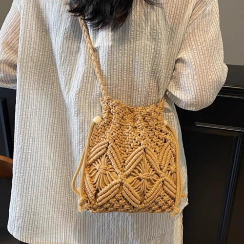 Handgeknüpfte Umhängetasche mit floralen Details Skanto