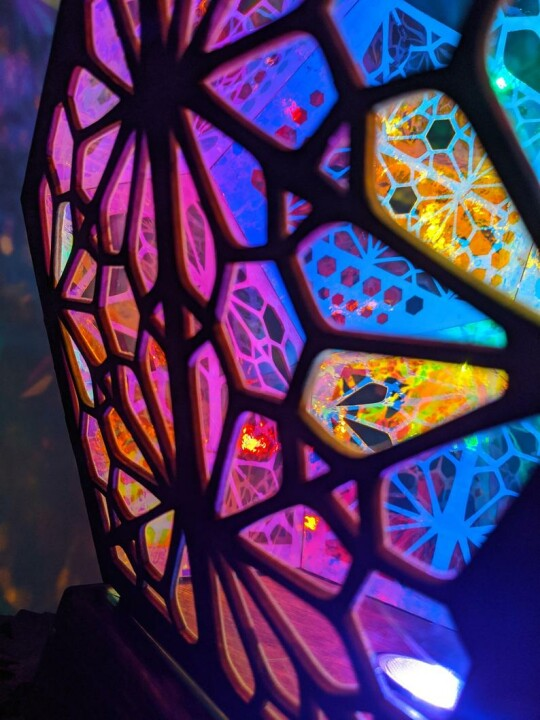Skanto | LED-Tischlampe im Glasblock-Stil - LumiAura
