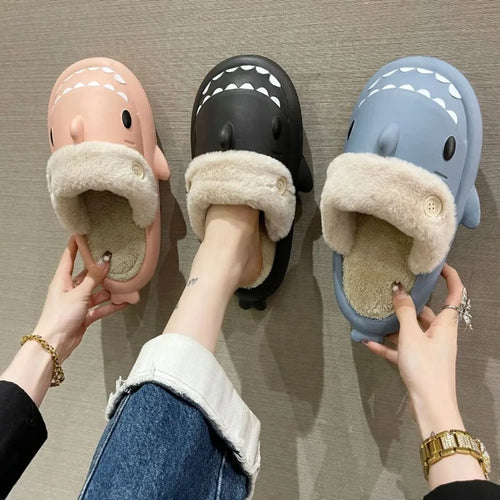 Skanto | SharkSlides – Lustige Baumwollhausschuhe