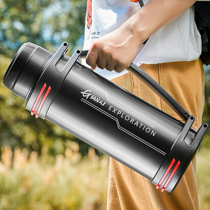 Skanto | Riesige Trinkflasche aus Edelstahl Thermoskanne