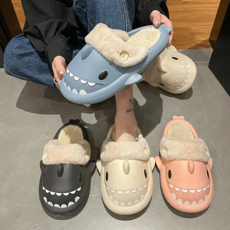 Skanto | SharkSlides – Lustige Baumwollhausschuhe