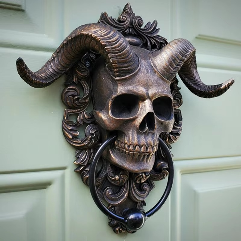 Skanto | Türklopfer mit Harz-Totenkopf