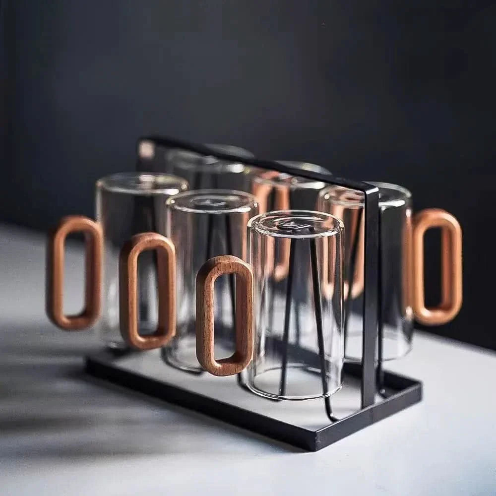 Skanto | Hitzebeständiger Glasbecher mit rustikalem Holzgriff – 350ml