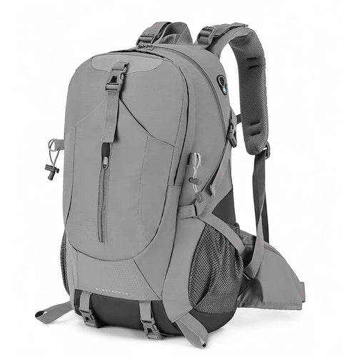 Skanto | TrekVault 40 Reise-Rucksack | 40 L Outdoor-Rucksack mit Regenhülle | Für Wandern, Reisen & Alltag | 31 × 20 × 52 cm