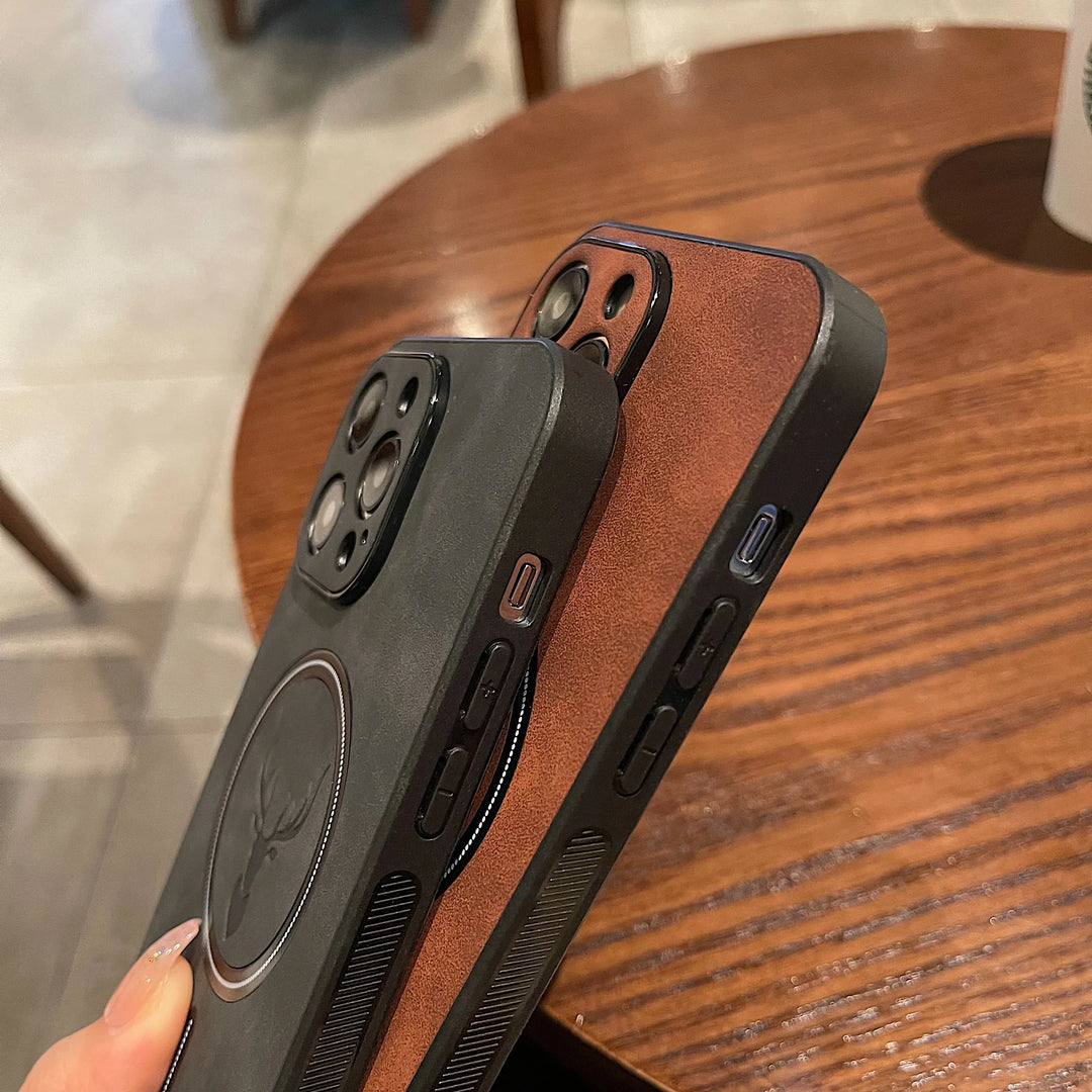 Skanto | Luxuriöse Hirschleder Apple iPhone Hülle | Magnetische Handyhülle, Kabellose Hülle, MagSafe, Kabelloses Laden, Schutzhülle, Cover für iPhone 15, 14, 13 Pro Max Plus