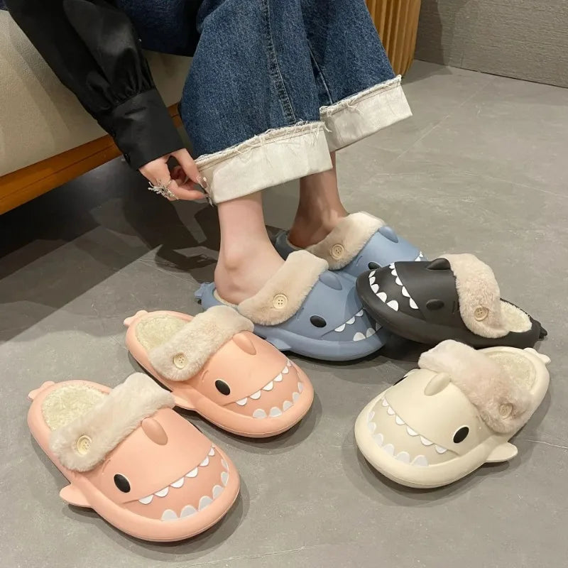 Skanto | SharkSlides – Lustige Baumwollhausschuhe