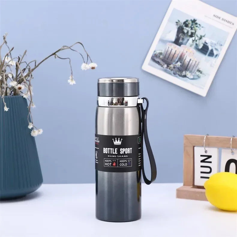 Skanto Edelstahl-Thermoskanne 1L – Isolierflasche zum Kalthalten von Wasser und Heißgetränken, Tee, Kaffee