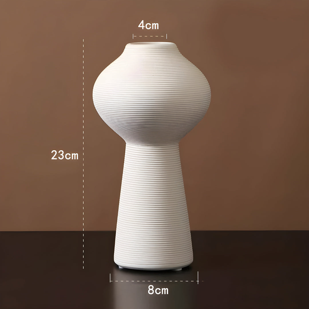 Skanto | Minimalistische handgemachte Keramik Zen Vase
