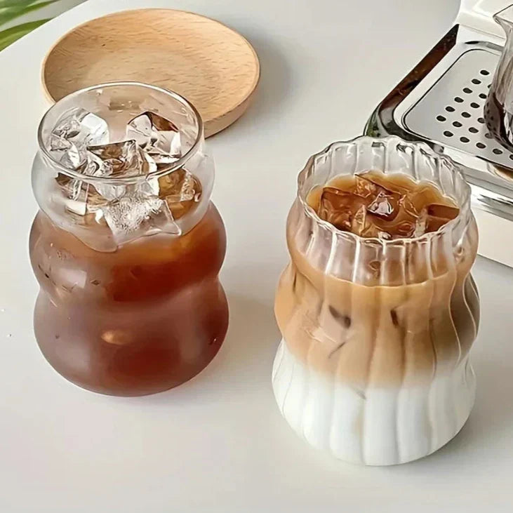 Skanto Hitzebeständiges Glasset | 4 Stück | Geripptes Design | Doppelwandig | Elegante Trinkgläser