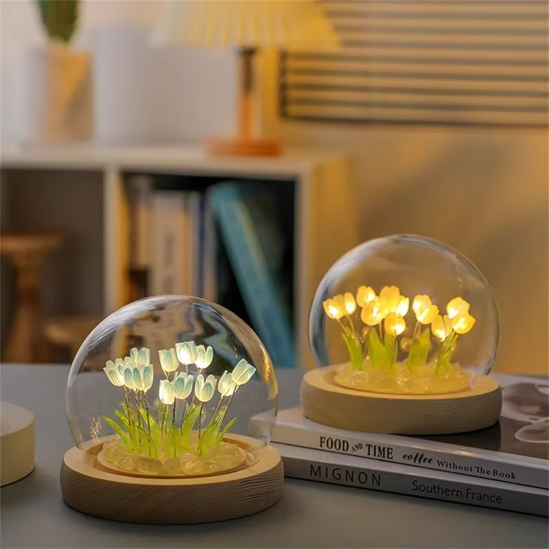 Skanto | Handgemachte Künstliche Tulpen-LED-Nachtlicht-Tischlampe für Schlafzimmer und Geschenkdeko
