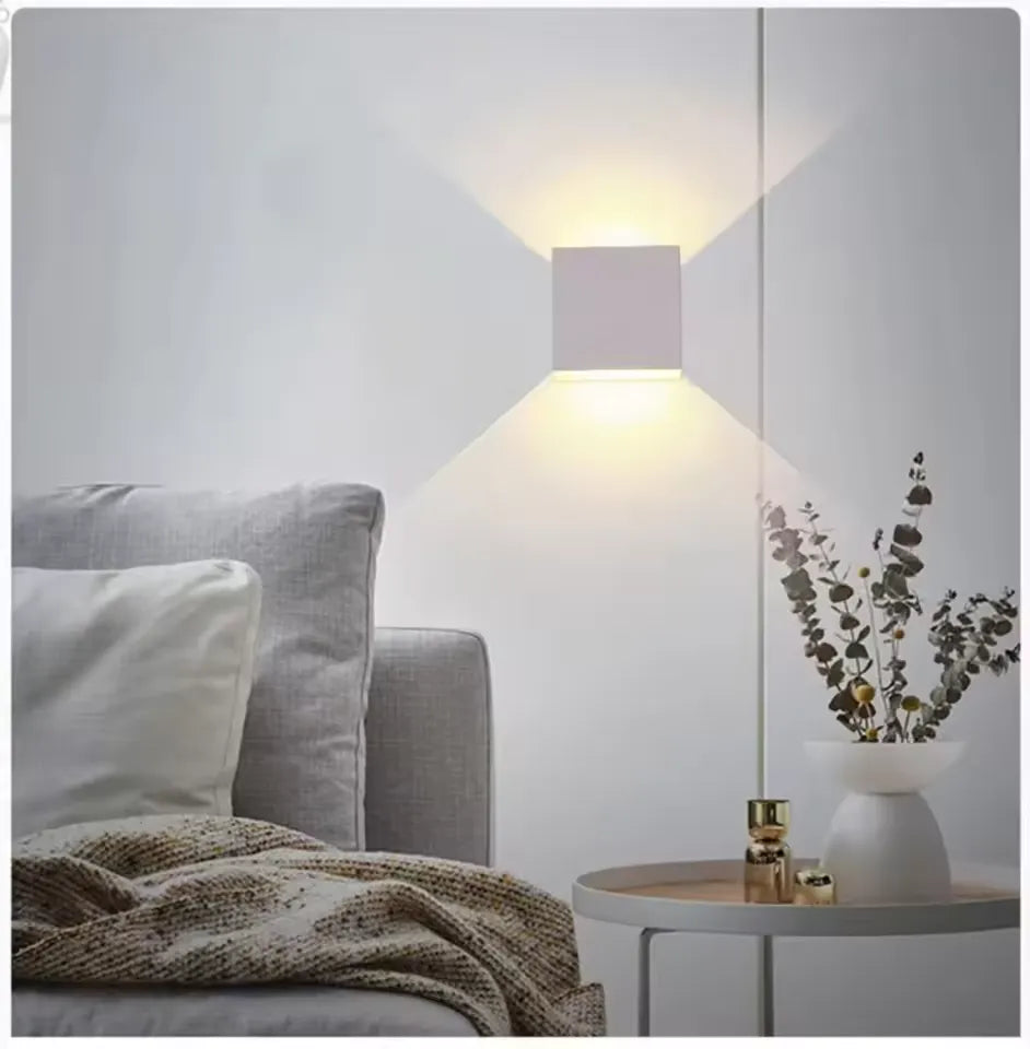 Skanto | ElegantBeam – Minimalistische Wandleuchte für anspruchsvolle Beleuchtung