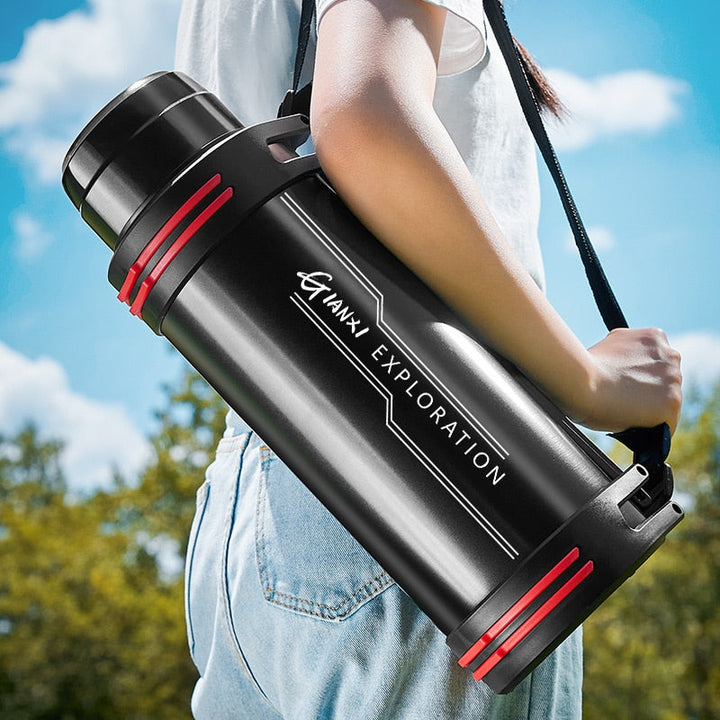 Skanto | Riesige Trinkflasche aus Edelstahl Thermoskanne