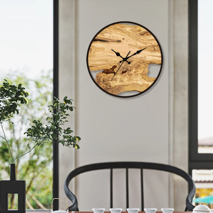 Skanto | Stille Wanduhr aus Acryl und Holz