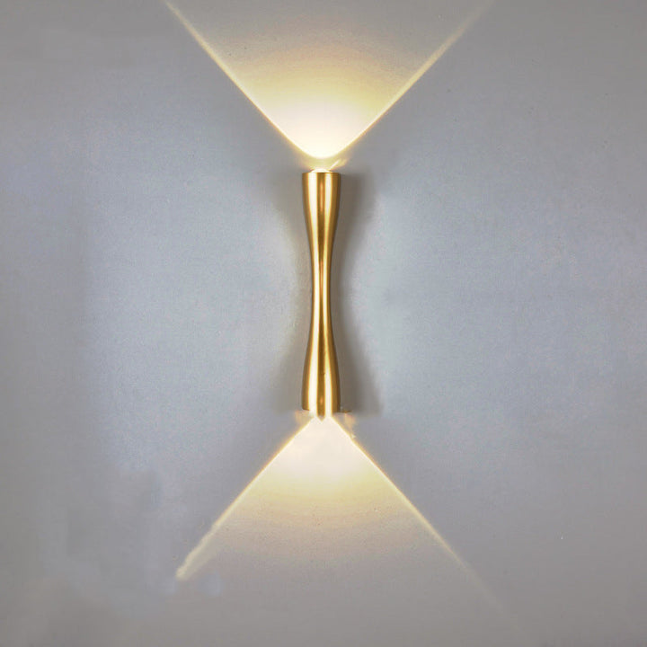 Skanto | Moderne schlichte LED-Wandleuchte mit langem Horn und 2 Lichtern für Innen- und Außenbereich