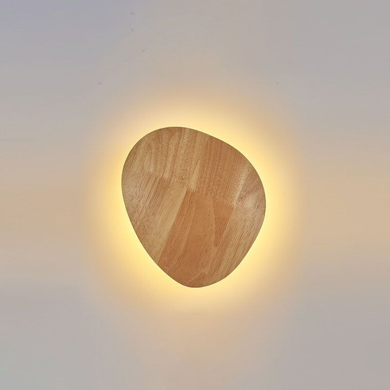 Skanto | Moderne minimalistische runde, unregelmäßige ovale LED-Wandleuchte aus Holz für das Wohnzimmer