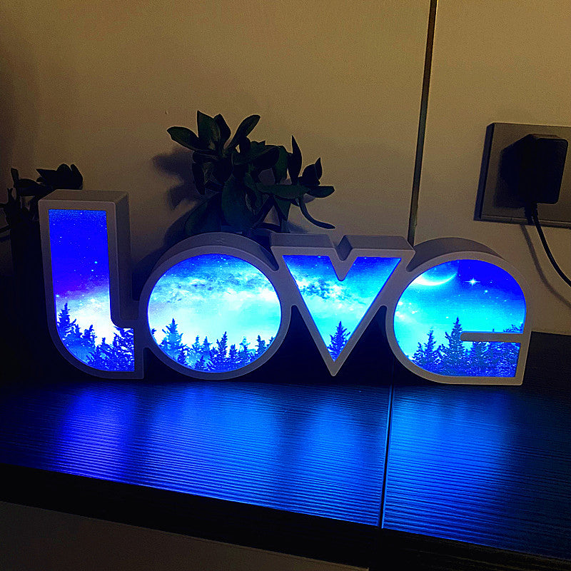 Skanto | Moderne Art Deco wasserdichte PS LOVE Buchstaben LED-Tischlampe für Schlafzimmer