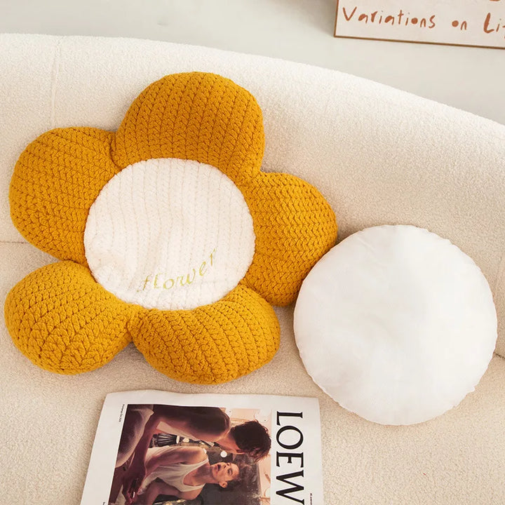 Skanto | Flauschiges Gänseblümchen-Kissen