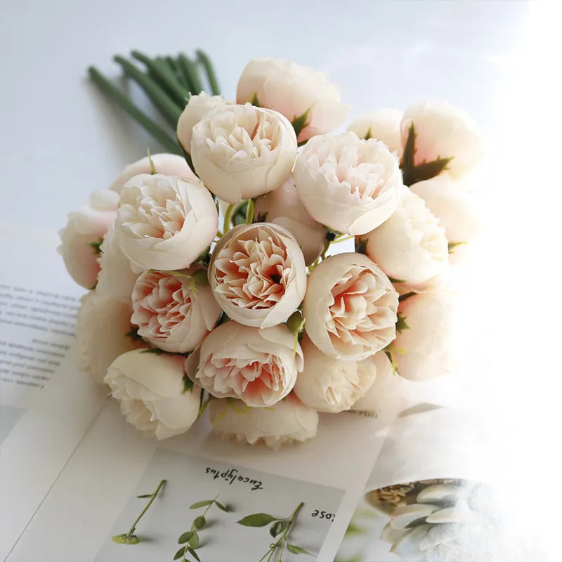 Strauß mit 20 künstlichen Rosen und Pfingstrosen