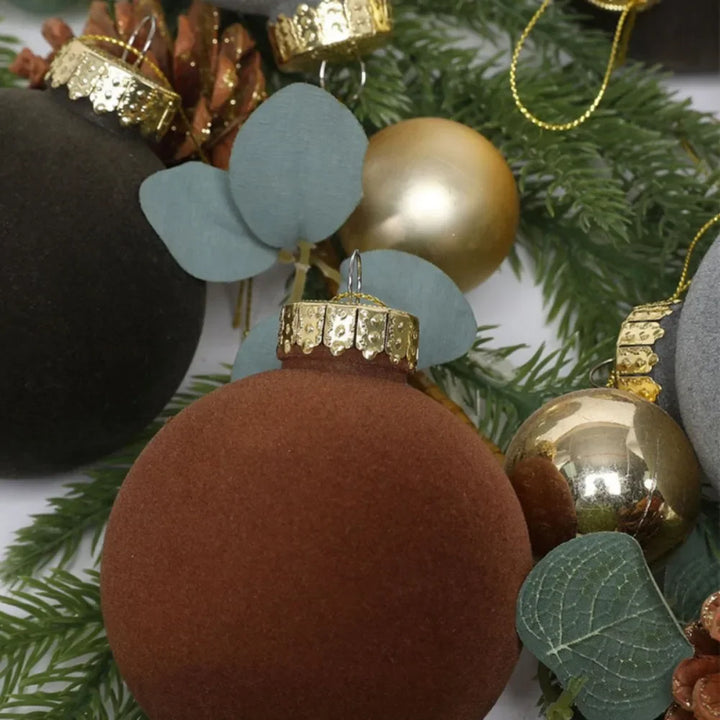Samt-Weihnachtskugel-Set – Dekorative Kugeln für Baum & Feiertagsdekoration, Eleganter festlicher Akzent 16 Stk. 6cm (2.3 inch)