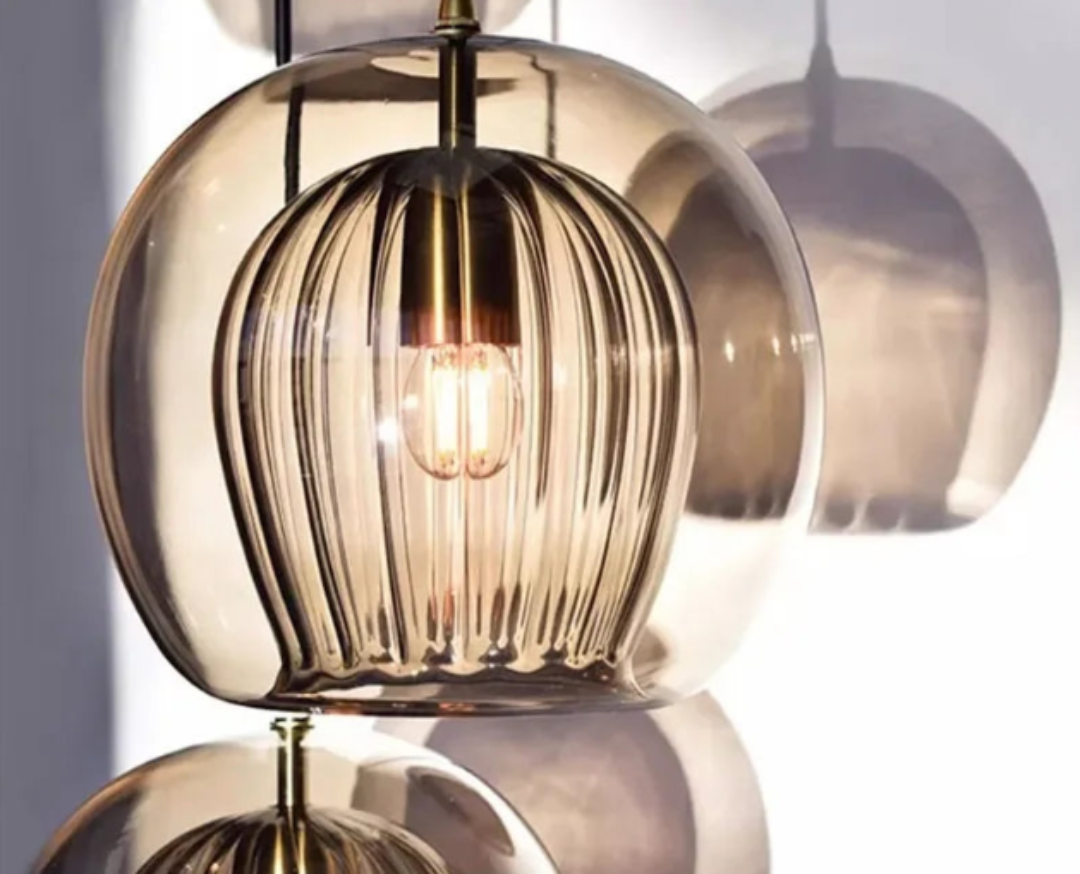 Skanto | TimberGlow – Moderne Glas-Pendelleuchte
