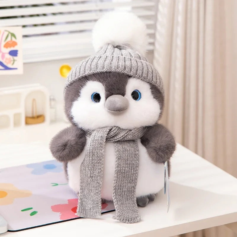 Skanto | Kuscheliges Winter-Pinguin-Plüschtier