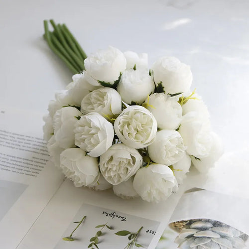 Strauß mit 20 künstlichen Rosen und Pfingstrosen