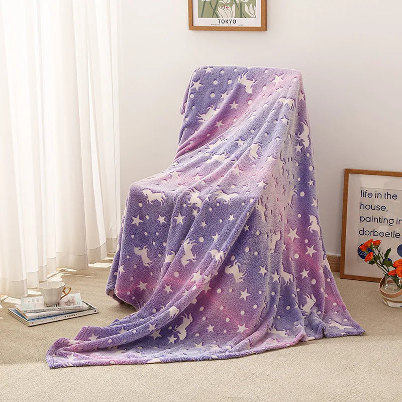 Skanto | StellaLumi | Leuchtende Einhorn-Decke | Gemütlich & Magisch | Leuchtsterne & Herzen | Geschenk für Kinder & Erwachsene
