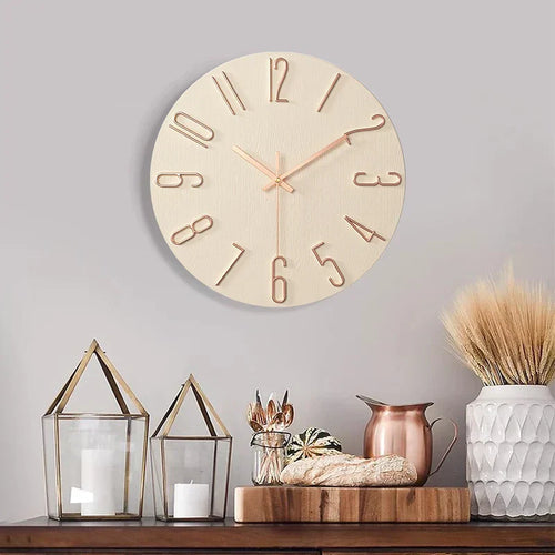 Wanduhr aus Holz im skandinavischen Stil